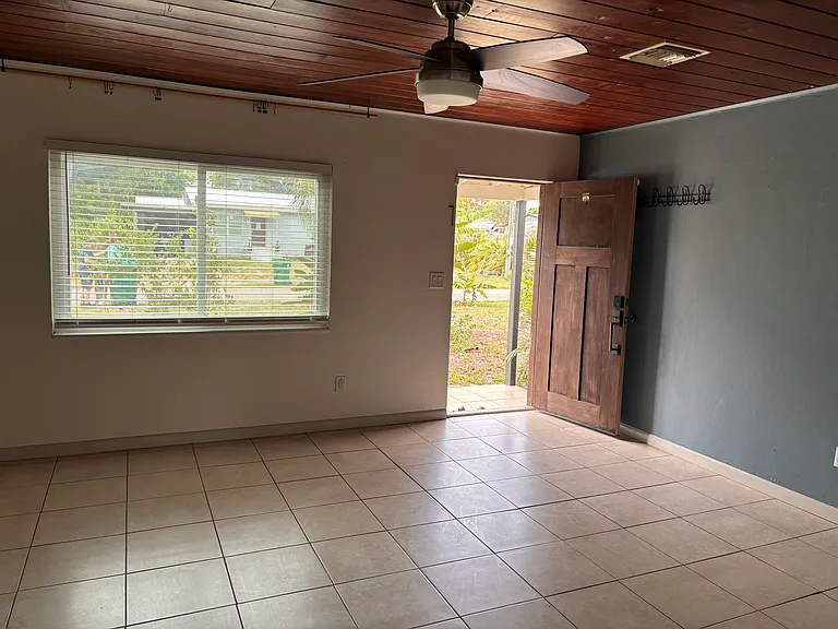 123 Bluff Ter — Photo 1