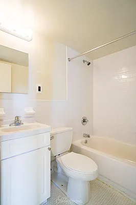 Rented by City Connections Realty | media 12