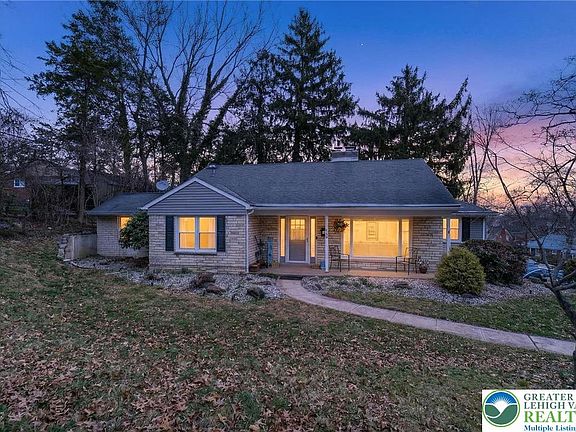 3rd image of 311 Lynoak Ave