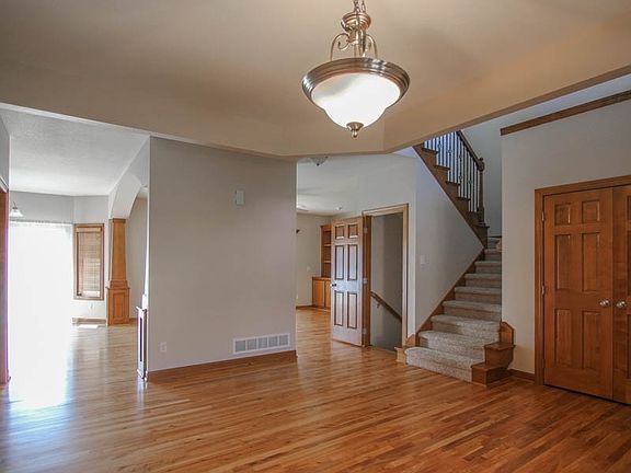 Front Entry with Side-load Staircase