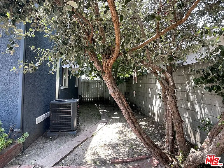 2535 W 144th St — Photo 14