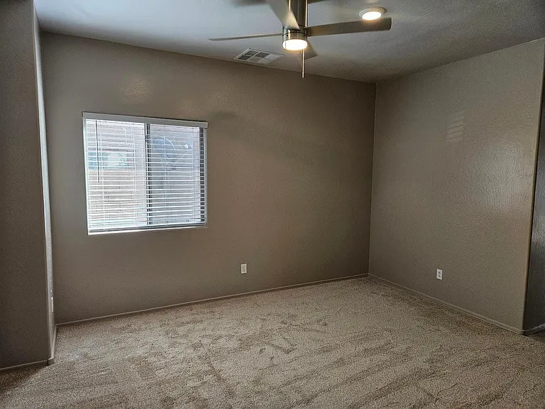36337 W Velazquez Dr — Photo 5