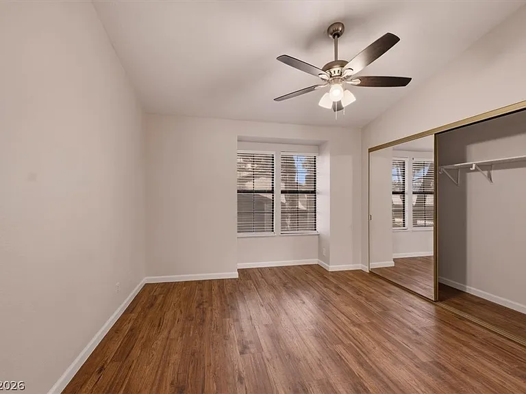 2410 Pickwick Dr — Photo 18