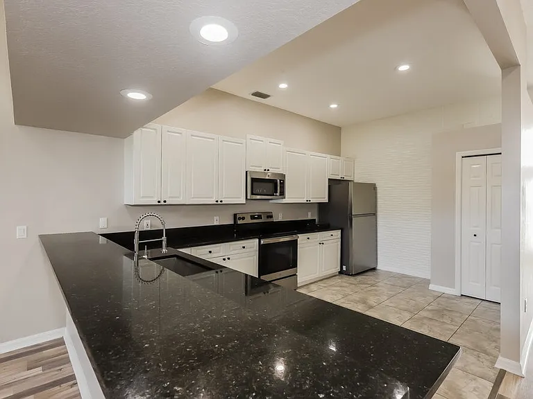 2864 Meridian Point Ln — Photo 6