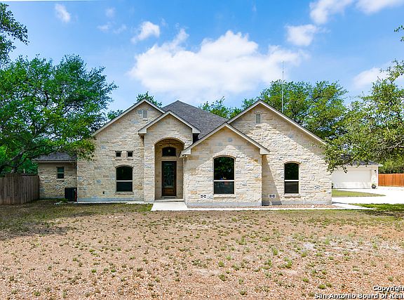 4th image of 308 Governors Dr