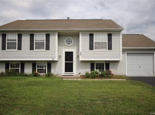 38 McKendree Dr, Rochester, NY 14616