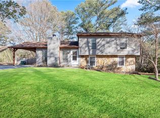 2492 Crumps Landing Cir, Snellville, GA 30039