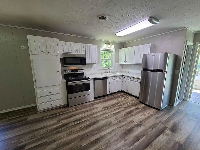 182 Delp St — Photo 21