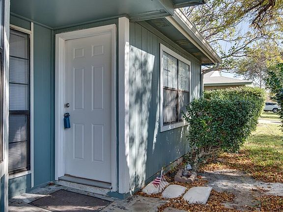 4th image of 2329 Sunflower Dr
