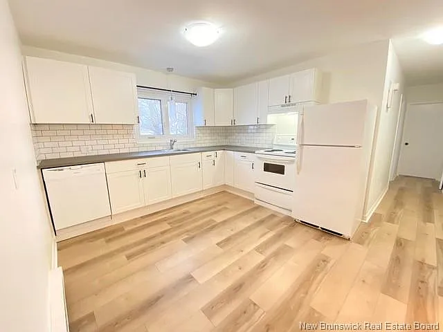 93 Birchmount Dr — Photo 5