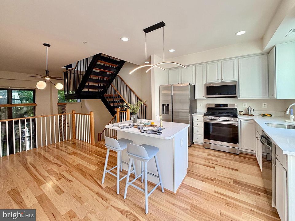 1st image of 120 Station North Mews