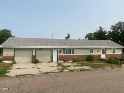 400 Railroad St SW, Beulah, ND, 58523