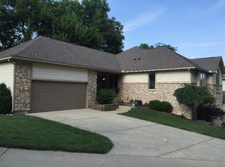 100 Ridgeview Ct, Englewood, OH 45322