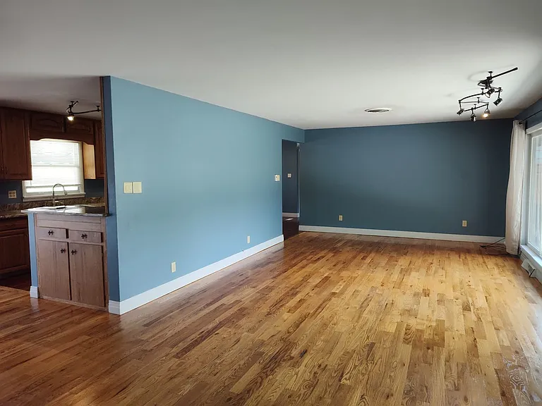 3010 Country Club Dr — Photo 5