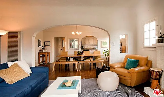 2 bed, 1300 sqft, $3,295 — Photo 3
