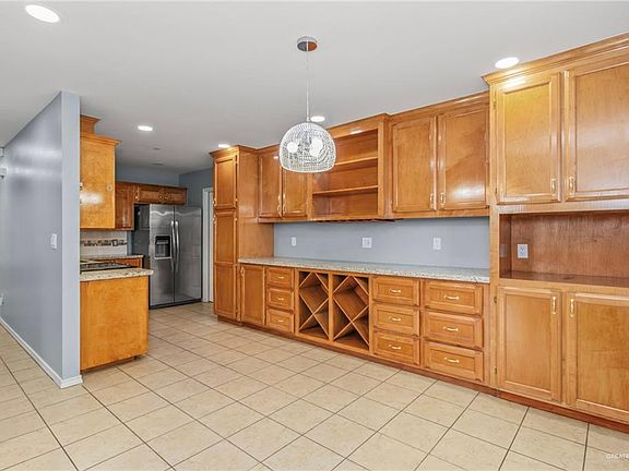 3rd image of 1412 Irene Dr