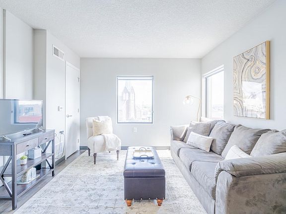 3rd image of 600 E 5th St #304