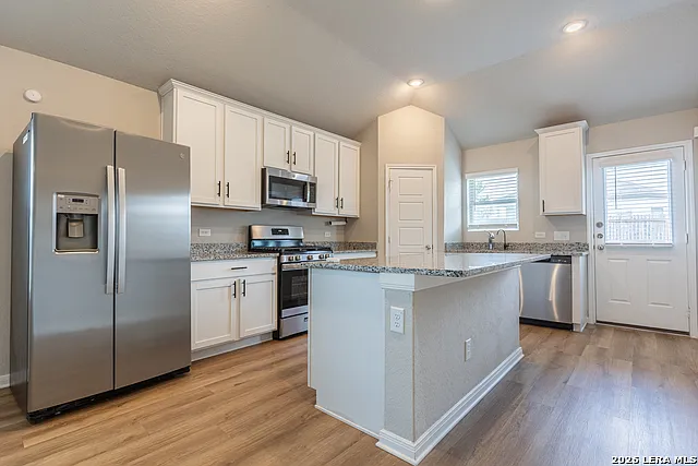 6418 Willow Point Blvd — Photo 8