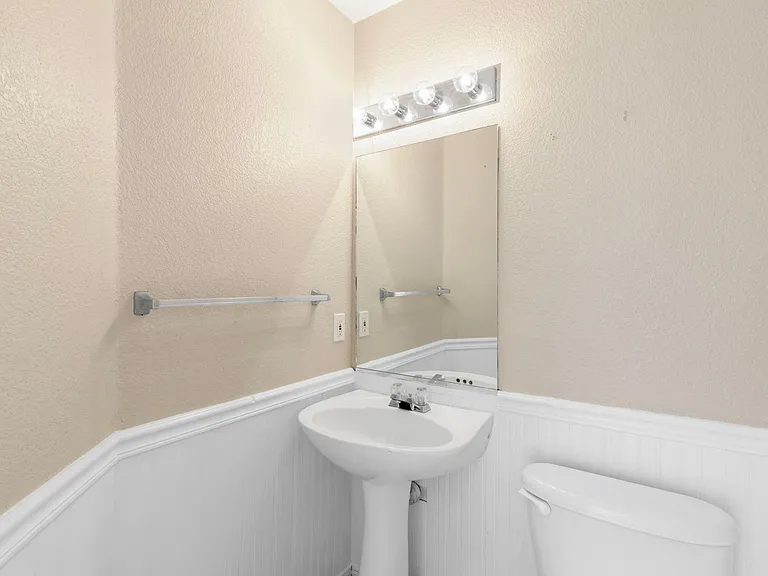 6276 Riverdale Dr — Photo 12