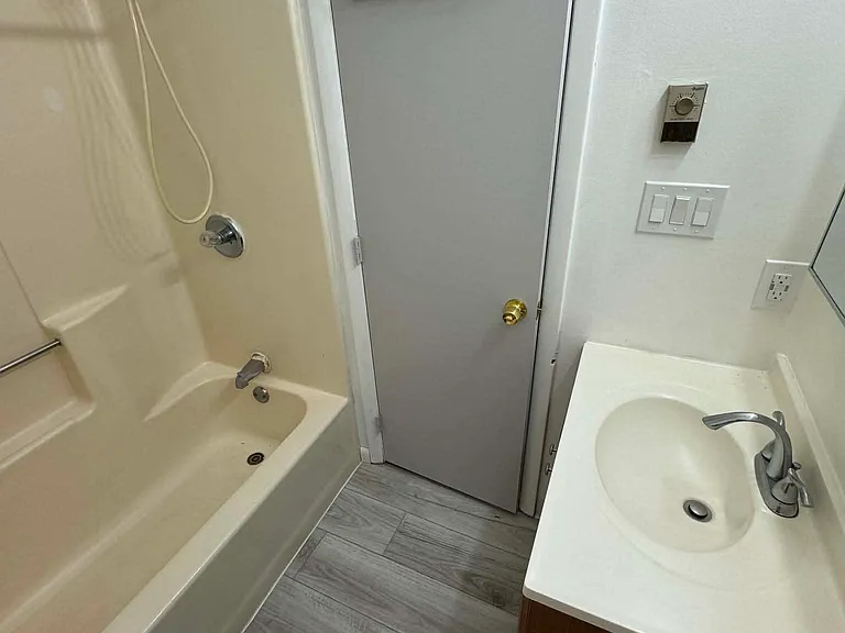 952 Broadway #3 — Photo 8
