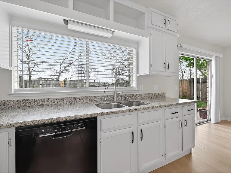 12215 Fetlock Dr — Photo 15