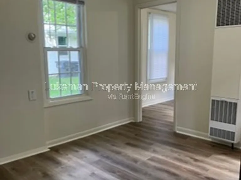 412 E Prairie St #3 — Photo 6