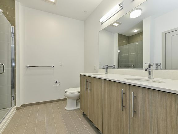 3rd image of 180 Telford St #322