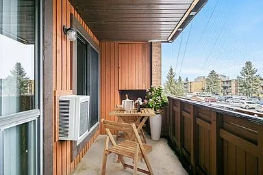 1415 McKercher Dr #3 — Photo 3