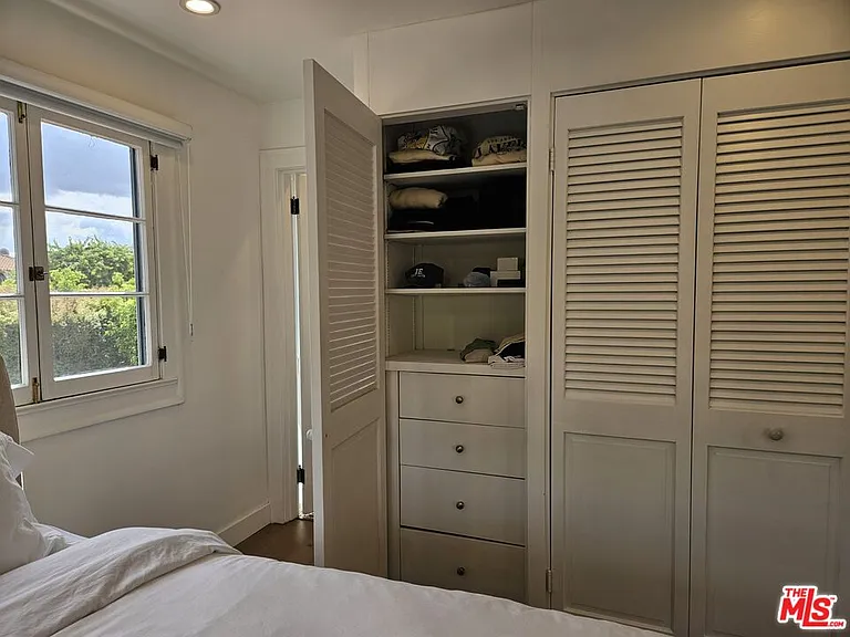 212 S Muirfield Rd — Photo 12