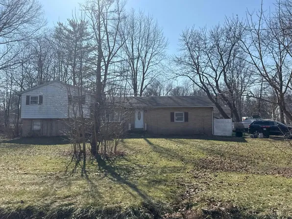 3028 Lee St NW, North Canton, OH 44720