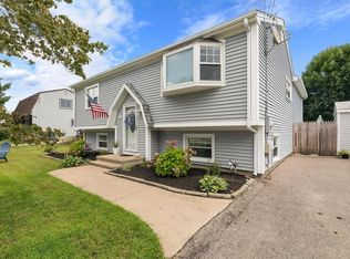 21 Spencer Dr, Westerly, RI 02891