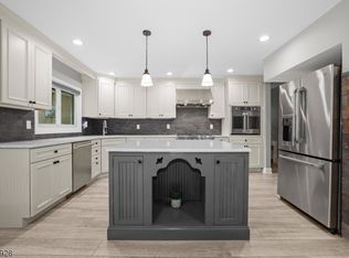 27 Notch Park Rd, Little Falls, NJ 07424