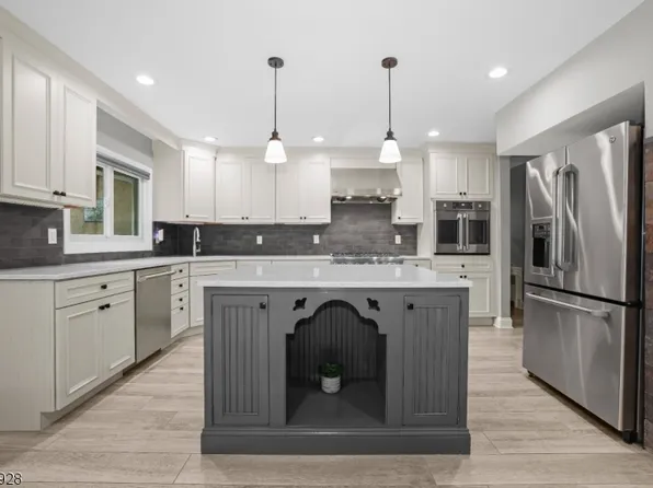 27 Notch Park Rd, Little Falls Twp., NJ 07424