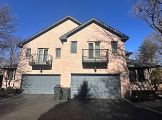 1786 Chestnut Ave, Glenview, IL 60025