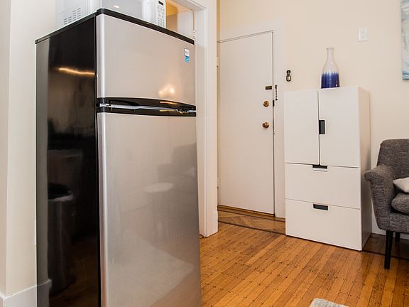 5th image of 145 Chiswick Rd APT 1