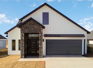 940 Thornwood Pl, Centerton, AR 72713