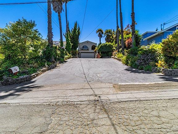 3rd image of 129 Harrier Avenue