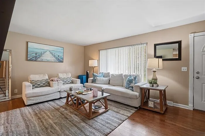 3 bed, 2.5 bath, 1700 sqft, $2,500 — Photo 4