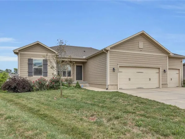 16905 Meadow Creek Cir, Belton, MO 64012