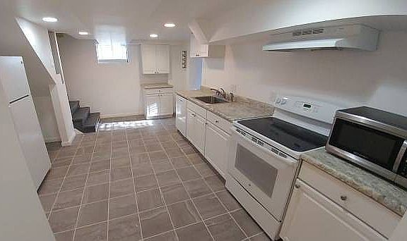 Lower level Kitchen