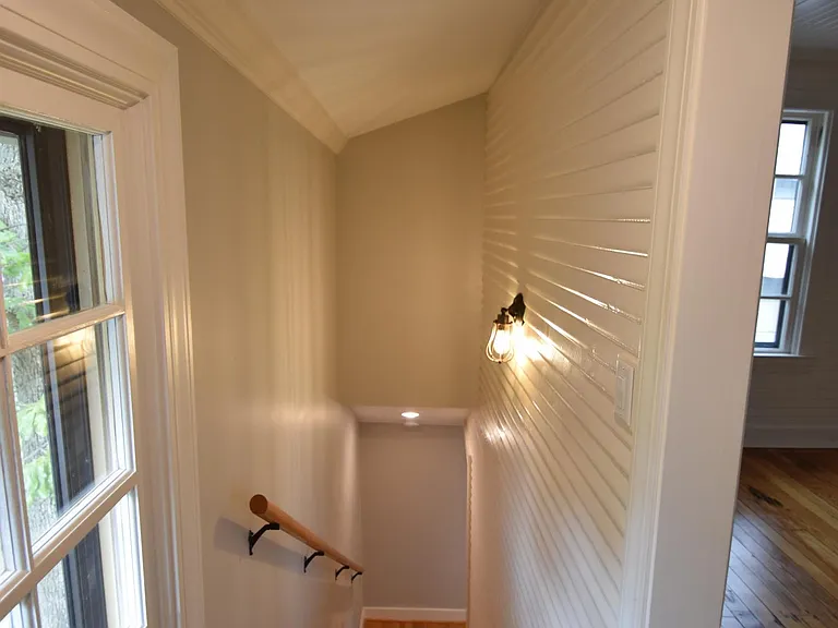 111 Johnson St #B — Photo 12