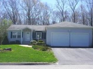 40 Indian Hill Rd, Uncasville, CT 06382