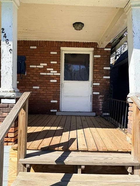 2465 Lawton Ave - HSE — Photo 3