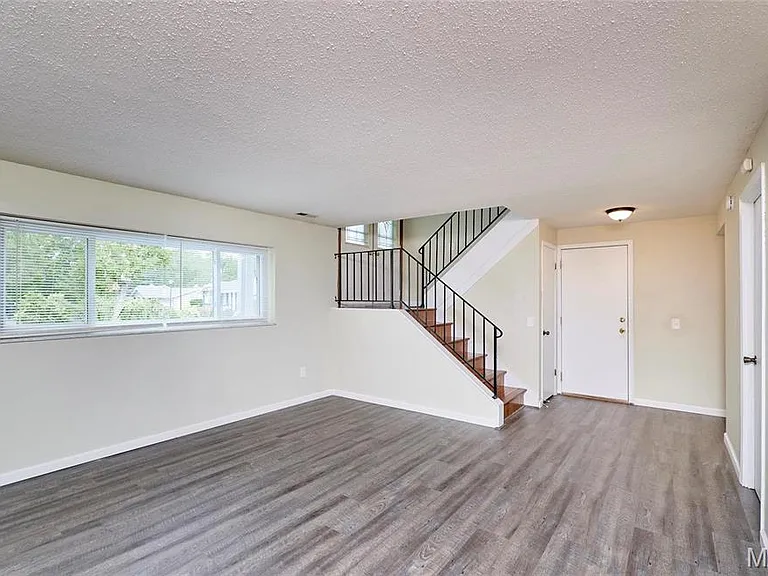 241 Valleyoak Ct — Photo 33