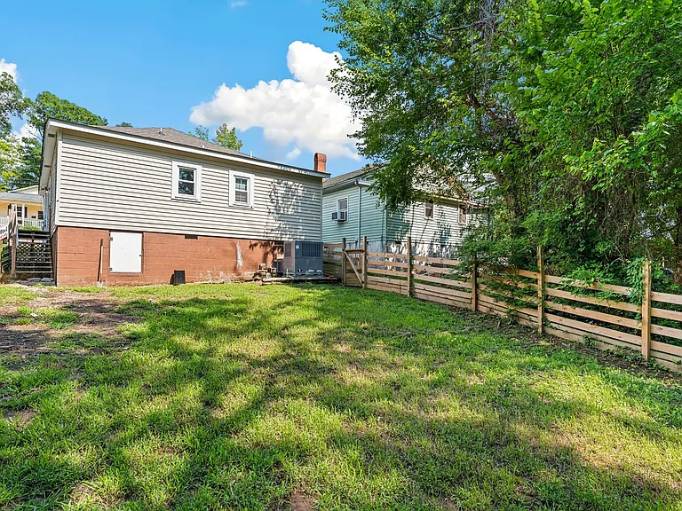 1103 Calvin St — Photo 22