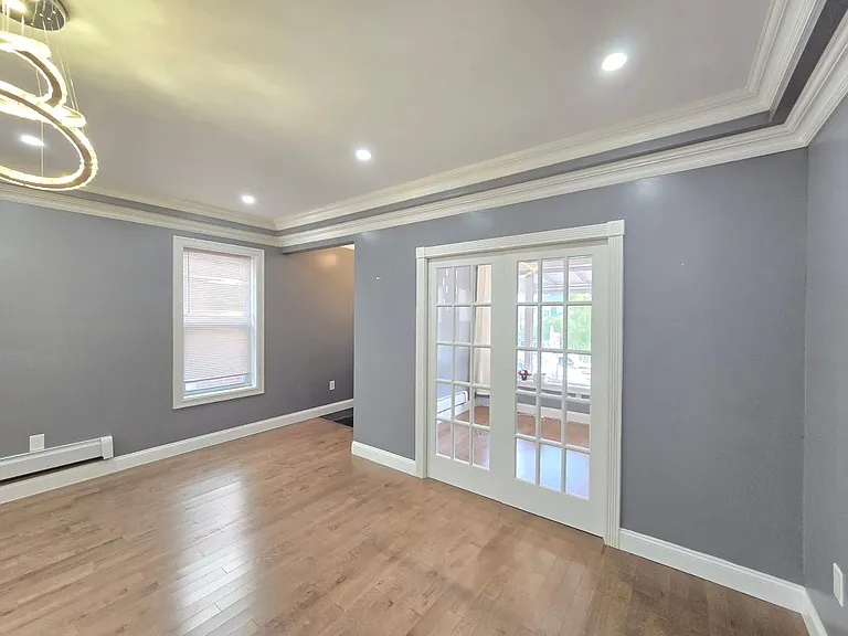 2154 E 23rd St #1 — Photo 12