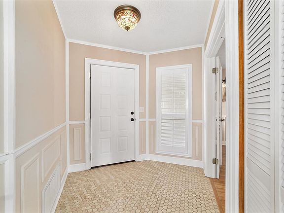 4th image of 533 NE 45th Ct
