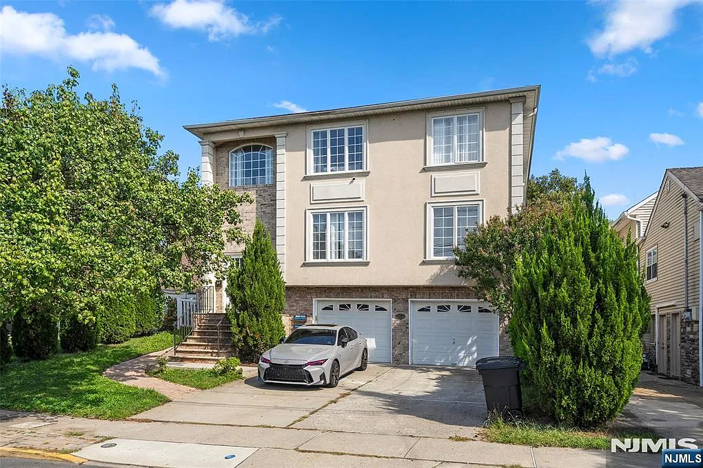 3 bed, 2.0 bath, $3,800 — Photo 1