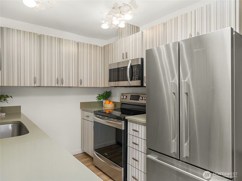 5th image of 5624 Roosevelt Way NE #302