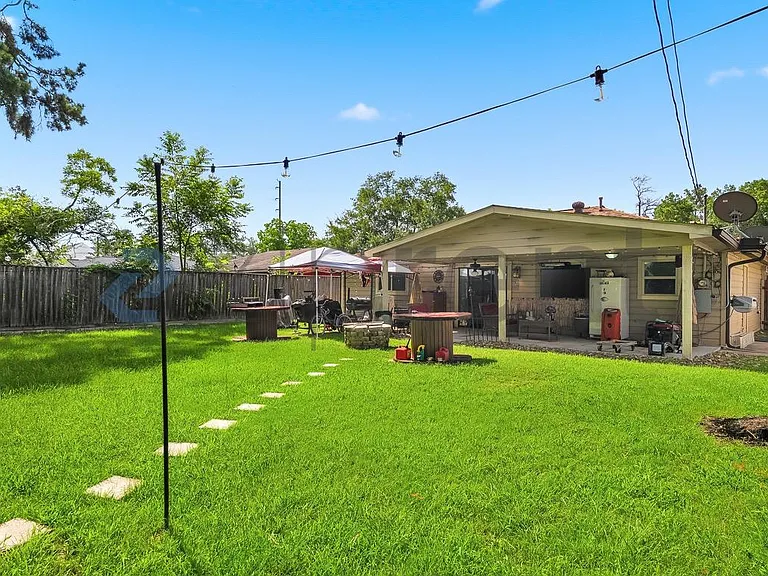 1218 W Donovan St — Photo 18